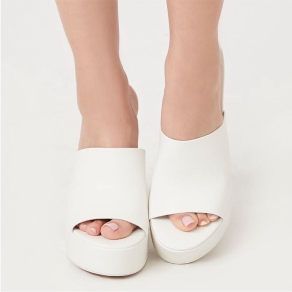 NWT Forever 21 Faux Snakeskin Platform Block Heels - Picture 4 of 9